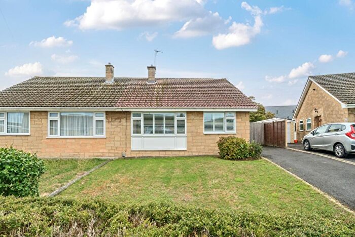 2 Bedroom Bungalow To Rent In Hollis Gardens Cheltenham, GL51
