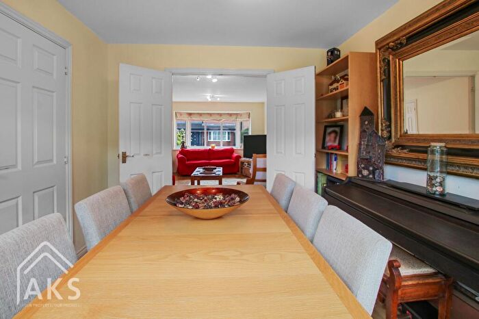 4 Bedroom Detached House For Sale In Old Station Close, Etwall, DE65
