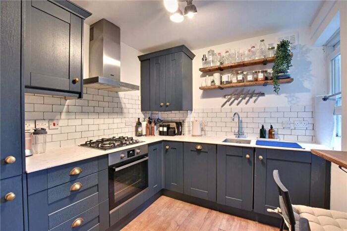 2 Bedroom Apartment For Sale In Lee Park, Blackheath, London, SE3