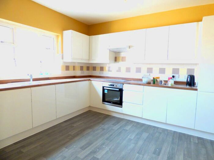 3 Bedroom Apartment To Rent In Gosport High Street, PO12