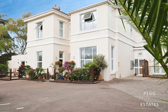 2 Bedroom Flat For Sale In Westwood Villa, Torquay, TQ2