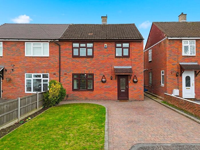 3 Bedroom Semi Detached House To Rent In Roydon Close, Loughton, IG10