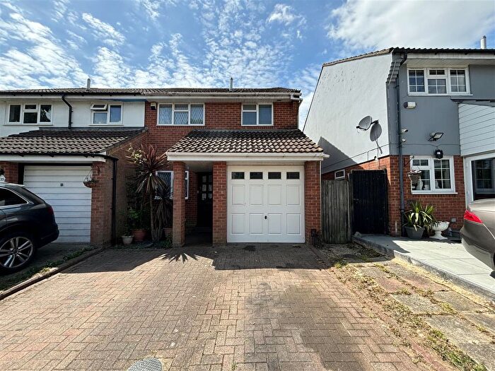 4 Bedroom Semi-Detached House To Rent In Brambles Farm Drive, Uxbridge, UB10