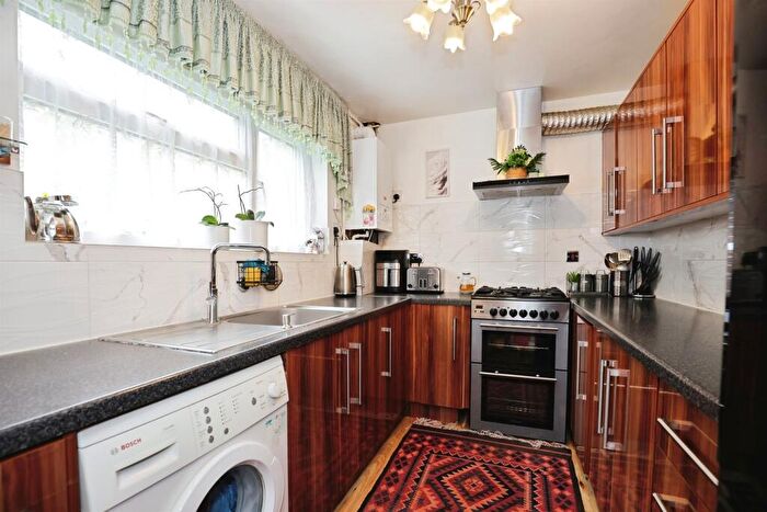 3 Bedroom Maisonette To Rent In Marston Close, Leamington Spa, CV32