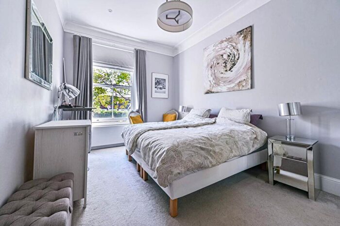3 Bedroom Flat For Sale In Kidbrooke Park Road, Blackheath, London, SE3