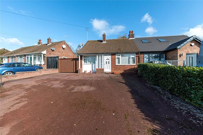 2 Bedroom Bungalow For Sale In Ashcroft Road, Luton, Bedfordshire, LU2