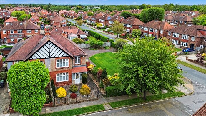 3 Bedroom Semi Detached House For Sale In Chestnut Avenue, York, North Yorkshire, YO31