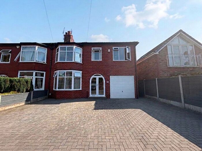 4 Bedroom Semi-Detached House For Sale In Doughty Avenue, Eccles, M30