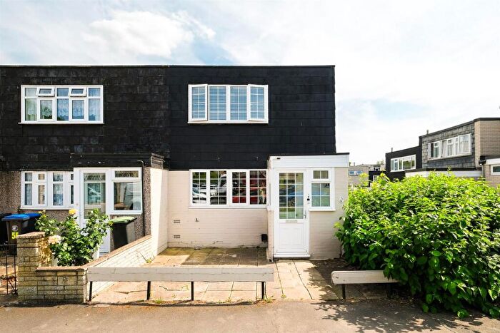 3 Bedroom House For Sale In Monksgrove, Loughton, IG10