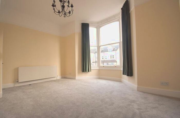 2 Bedroom Flat To Rent In Merton Road, London, SW19