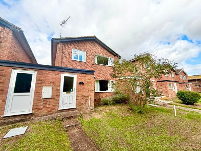 3 Bedroom Detached House For Sale In Richmond Way, Newport Pagnell, MK16