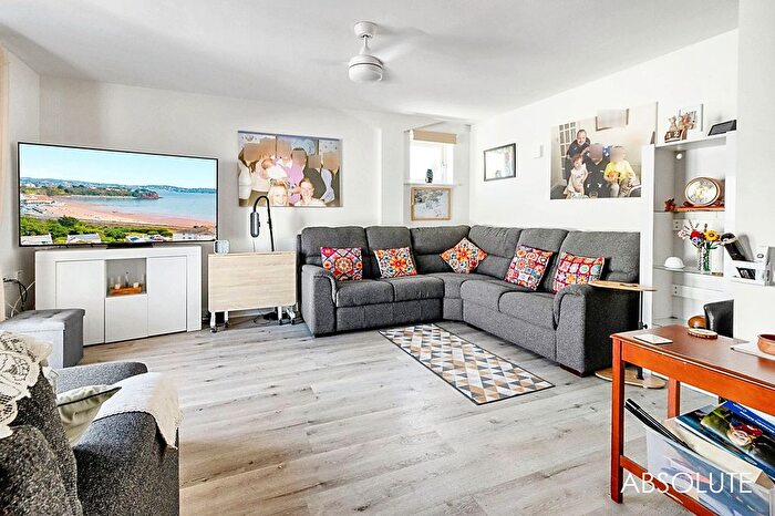 2 Bedroom Flat For Sale In Sands Road, Tor Sands, TQ4