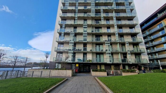 2 Bedroom Flat To Rent In Meadowside Quay Walk, Glasgow Harbour, Glasgow, G11