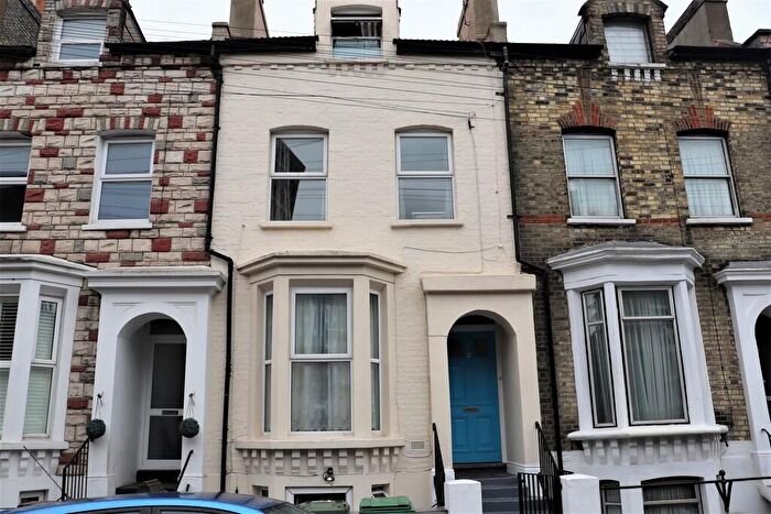 Studio To Rent In Windermere Road, London, N19