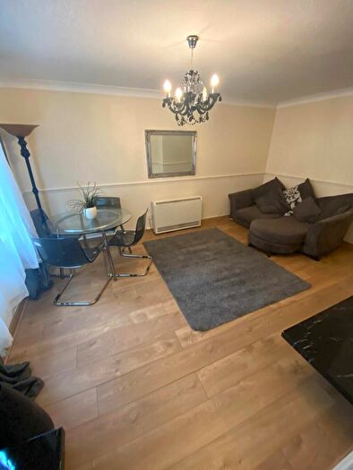 2 Bedroom Flat To Rent In Turnstone Close, Plaistow, E13