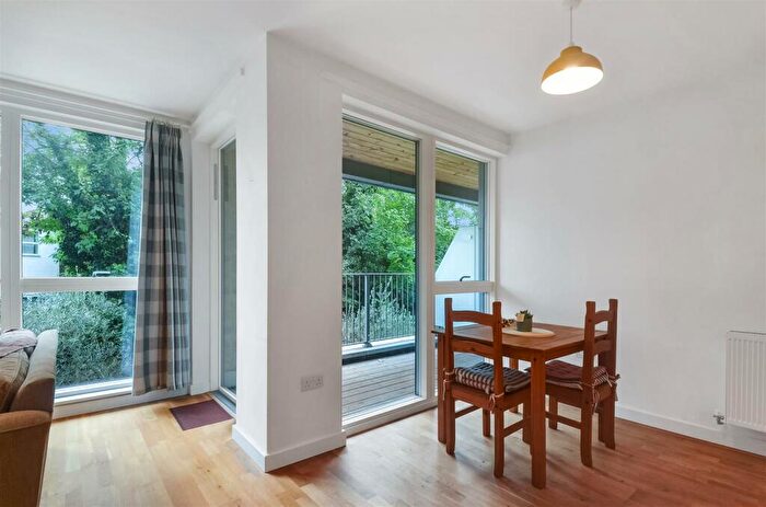 1 Bedroom Flat For Sale In Lennard Road, Croydon, CR0