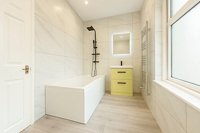 4 Bedroom House To Rent In Beresford Road, Southend-on-Sea, SS1