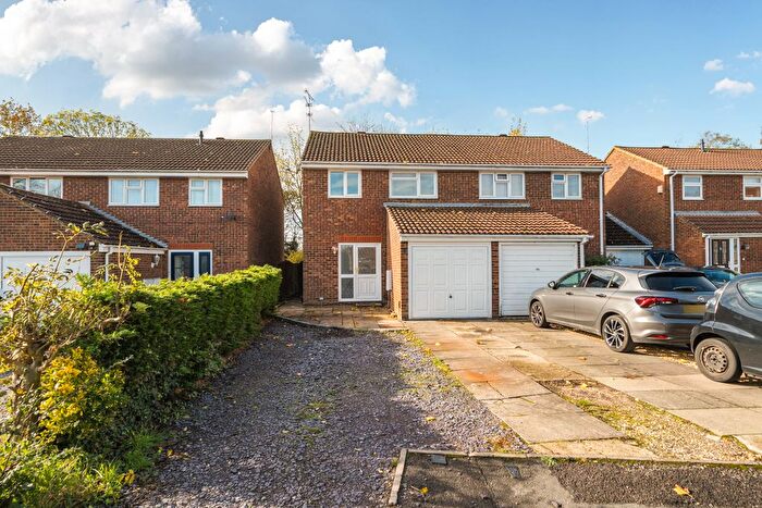 3 Bedroom Semi Detached House For Sale In Silchester Way, Westlea, Swindon, SN5