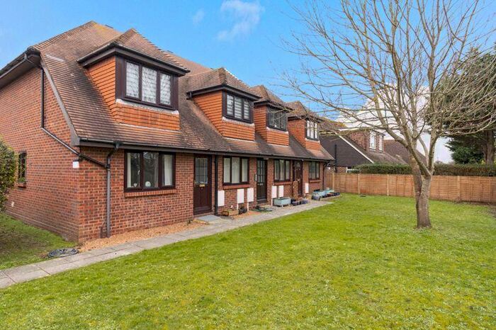 1 Bedroom Flat To Rent In Bernard Road, Worthing, BN11