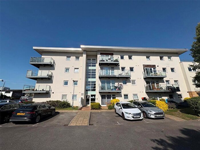 2 Bedroom Apartment For Sale In Bircham Road, Southend-on-Sea, Essex, SS2
