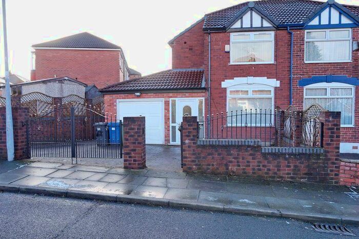 3 Bedroom Semi-Detached House To Rent In Eastleigh Road, Prestwich, M25