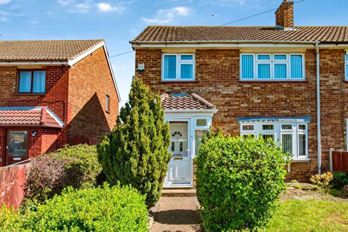 3 Bedroom End Of Terrace House For Sale In Claudian Way, Grays, RM16