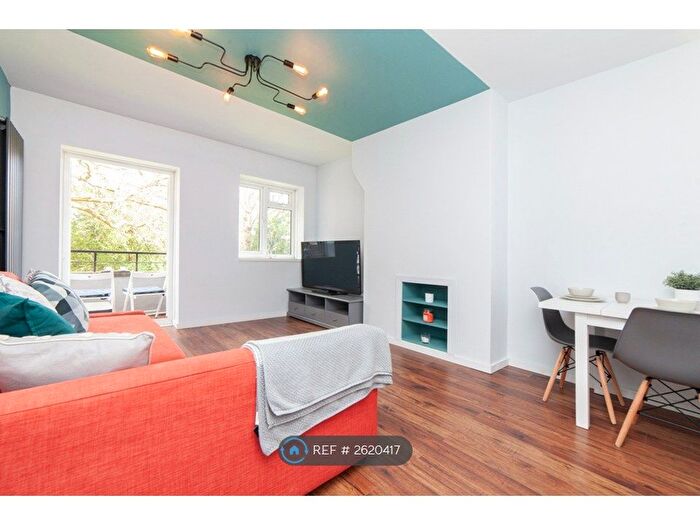 3 Bedroom Flat To Rent In Elmshurst Crescent, London, N2