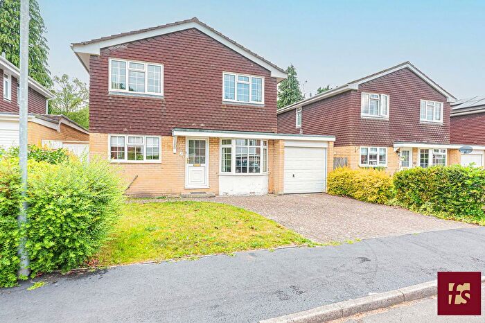 4 Bedroom Detached House For Sale In The Brambles, Crowthorne, RG45