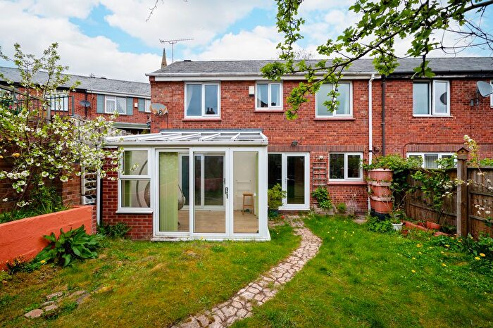 3 Bedroom Semi Detached House For Sale In Broomspring Lane, Sheffield, S10