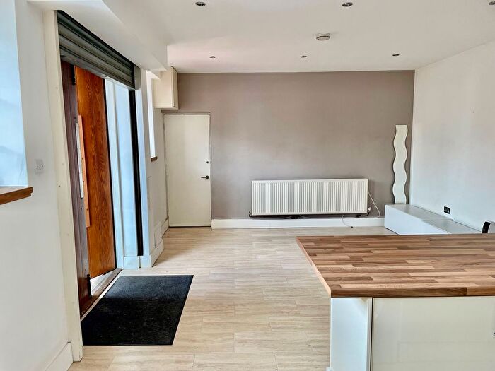 1 Bedroom Flat To Rent In Rollins Street, South Bermondsey London, SE15