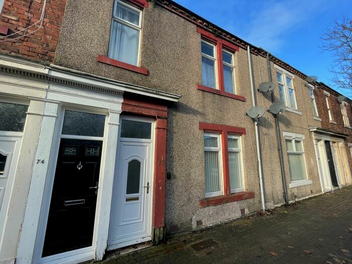 2 Bedroom Flat To Rent In Dacre Street, Laygate, South Shields, Tyne And Wear, NE33