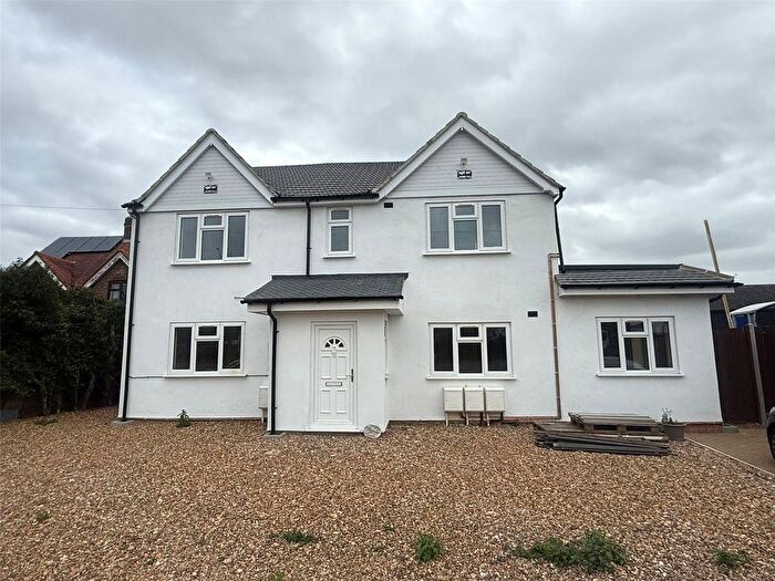 2 Bedroom Flat To Rent In Sutton Lane, Slough, SL3