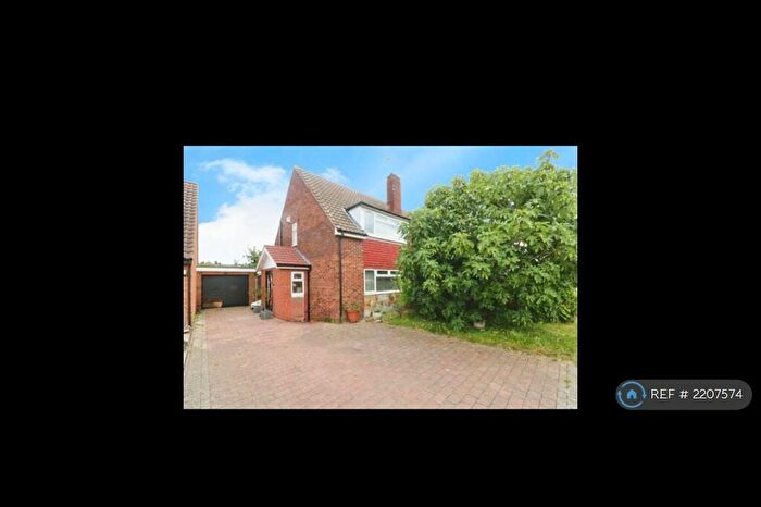 3 Bedroom Semi-Detached House To Rent In Ember Road, Slough, SL3