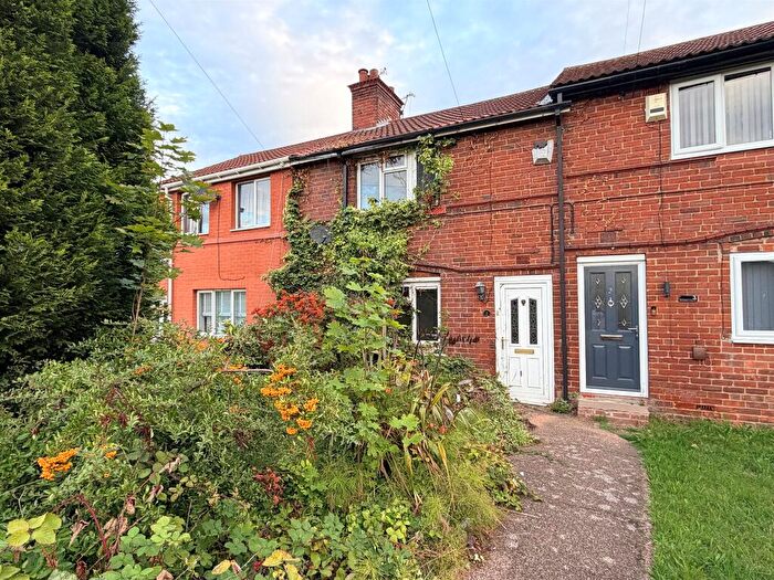3 Bedroom Terraced House For Sale In Streatfield Crescent, New Rossington, Doncaster, DN11