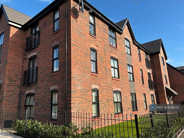 2 Bedroom Flat To Rent In Robertson Way, Droylsden, Manchester, M43