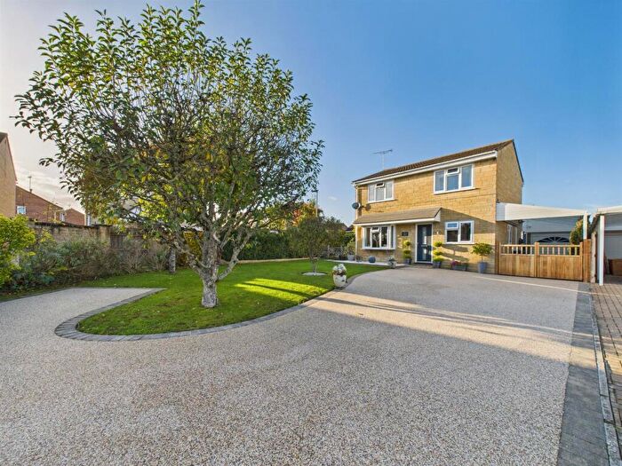 3 Bedroom Detached House For Sale In Culverwell Road, Chippenham, SN14