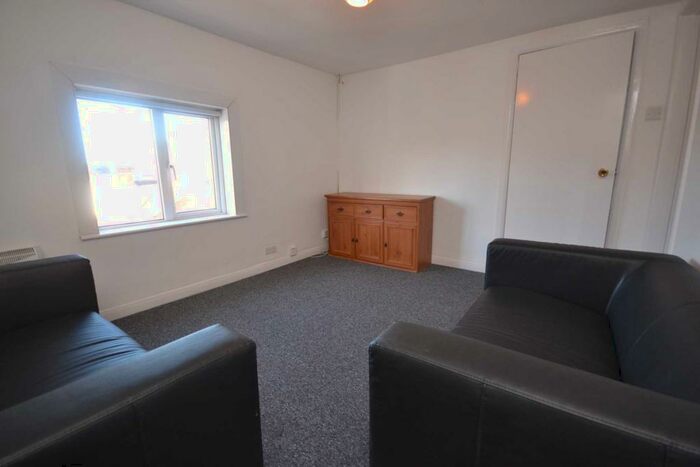3 Bedroom Flat To Rent In Erleigh Road, Reading, RG1