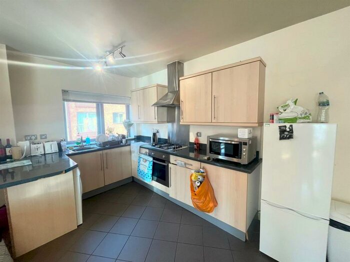 2 Bedroom Flat To Rent In **&#Pppw Excluding Bills** Portland Square, Nottingham, NG7