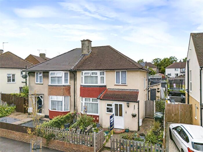 3 Bedroom Semi-Detached House For Sale In Alamein Road, Swanscombe, Kent, DA10