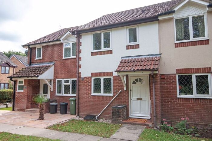 2 Bedroom Terraced House For Sale In Oakdene, Totton, Southampton, SO40