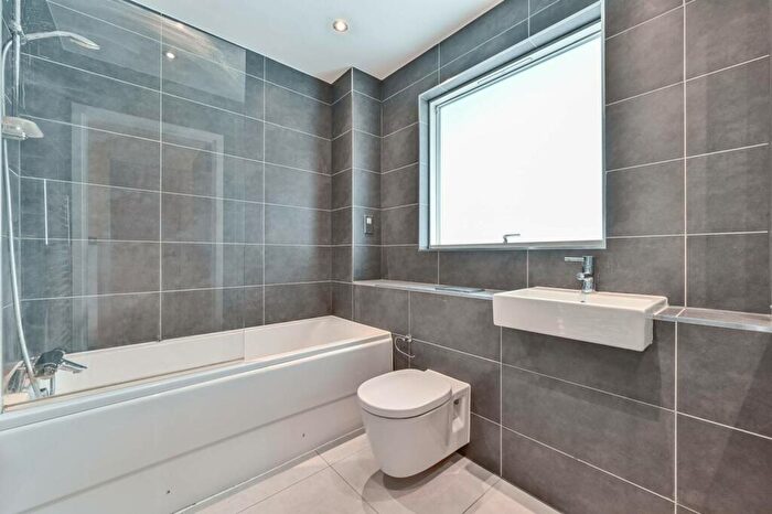 2 Bedroom Flat To Rent In Plender Street, Camden Town, London, NW1