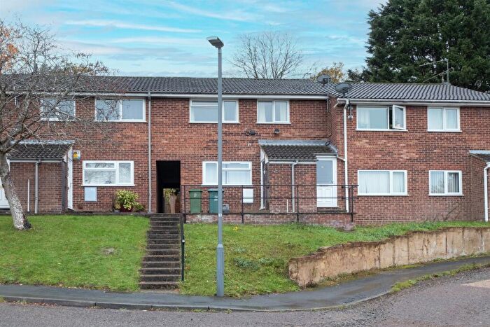 2 Bedroom Maisonette For Sale In Meadow Gardens, Buckingham, MK18