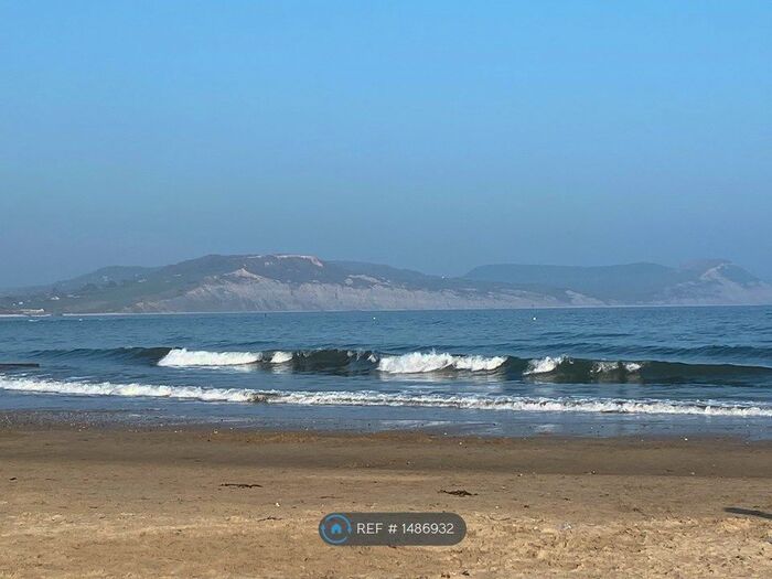 1 Bedroom Flat To Rent In Woodmead Road, Lyme Regis, DT7
