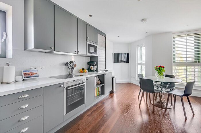 2 Bedroom Flat To Rent In Brasenose Drive, Barnes, SW13