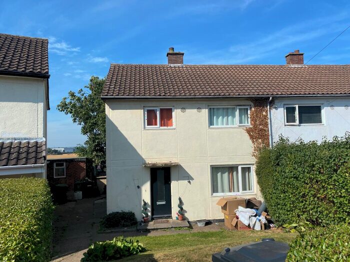 3 Bedroom Semi-Detached House To Rent In Kitwood Avenue, Dordon, B78