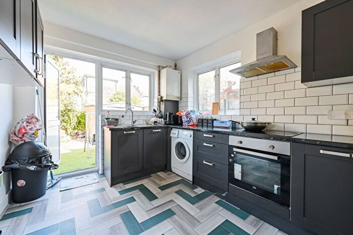 2 Bedroom Property For Sale In Hartington Road, Walthamstow, London, E17