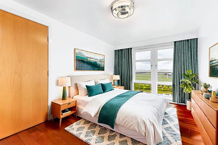 3 Bedroom Duplex For Sale In Gylemuir Road, Edinburgh, EH12