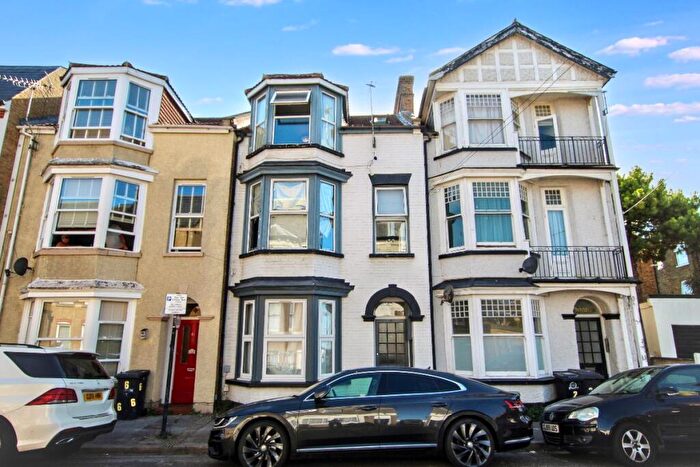 3 Bedroom Apartment For Sale In Dolphin Street, Herne Bay, CT6