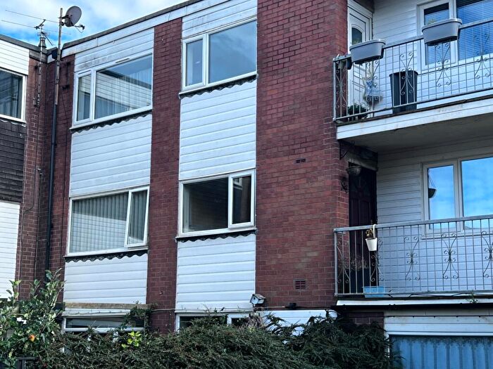 2 Bedroom Flat To Rent In Bridge Court, FY8