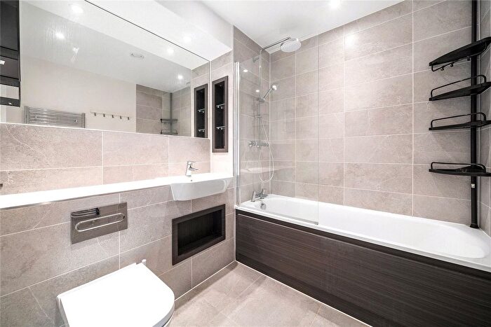 2 Bedroom Flat To Rent In Coombe Road, Croydon, CR0